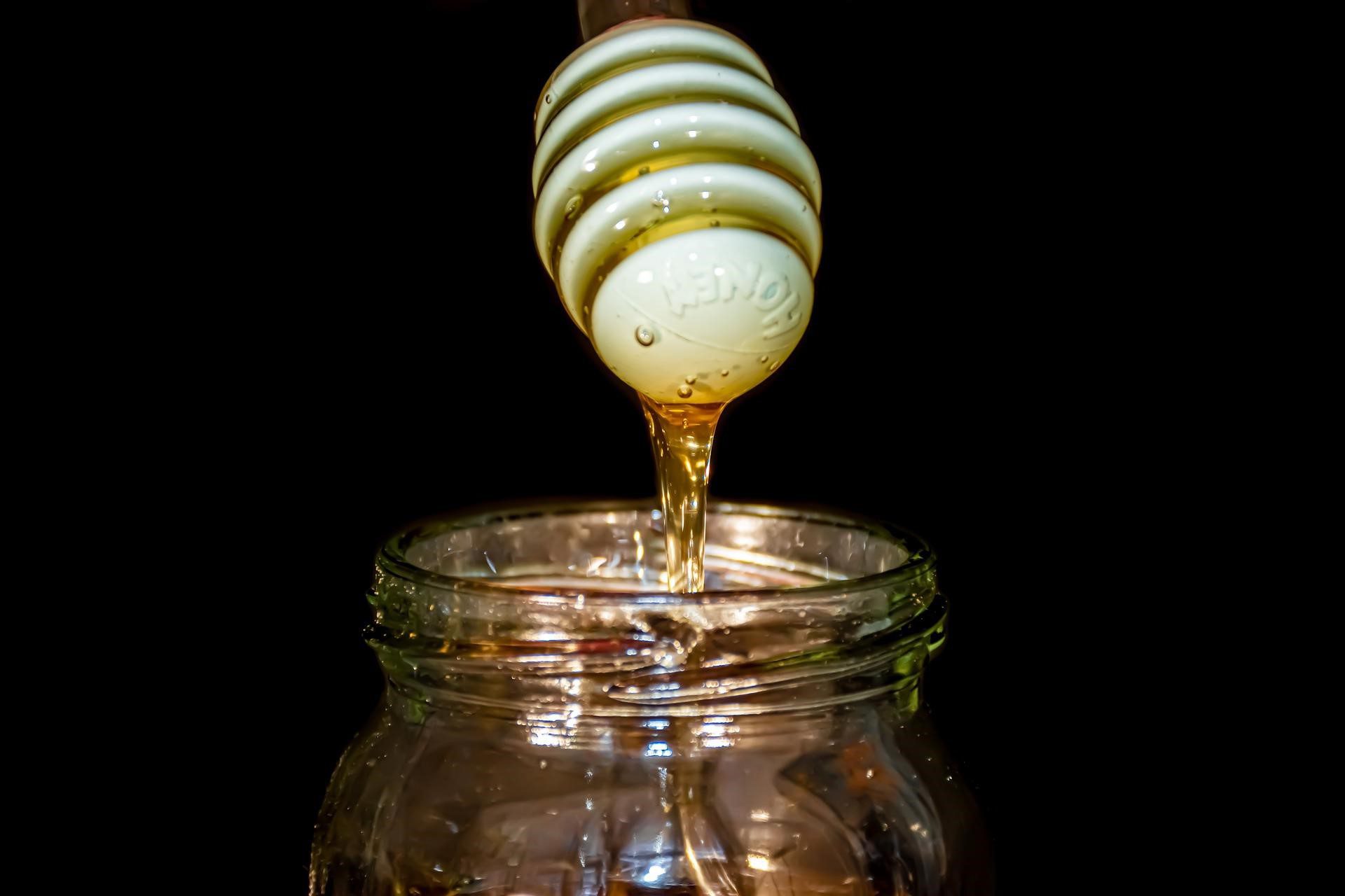 عسل خامه ای یا creamy honey